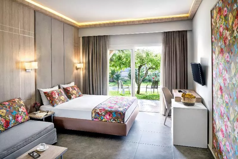 اتاق لوکس با چشمانداز باغ, Alexandra Beach Spa Resort