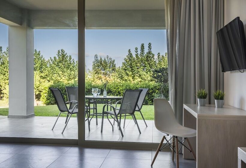 디럭스 스위트, Astra Village Hotel Suites