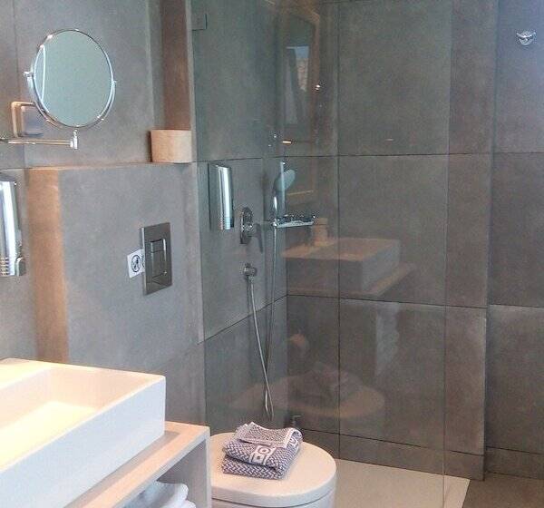 디럭스 스위트, Astra Village Hotel Suites