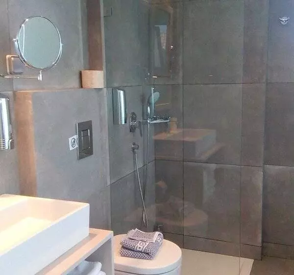 デラックススイート, Astra Village Hotel Suites