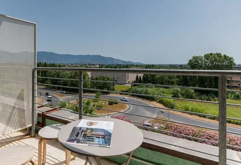 Standard Triple Room with Terrace, B&B HOTEL Pisa Airport