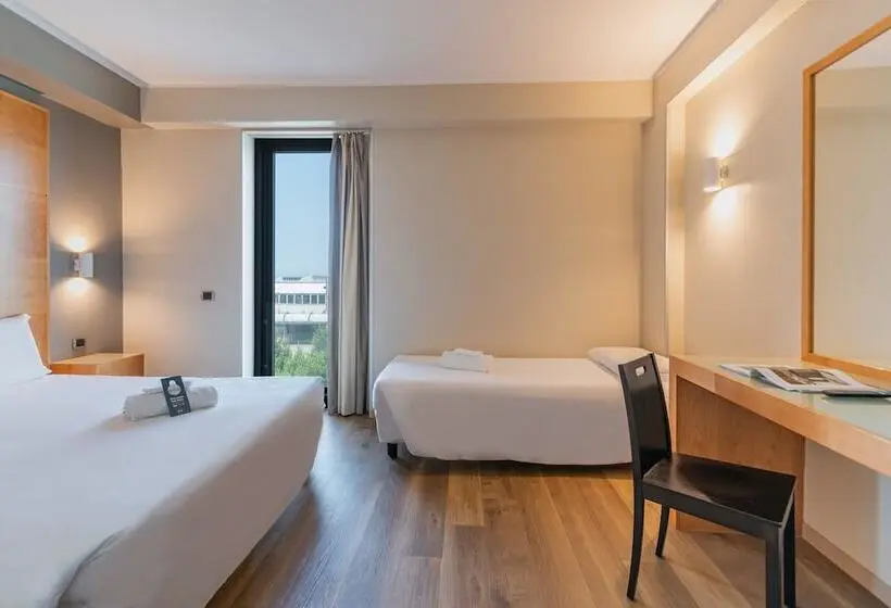 Standard Triple Room with Terrace