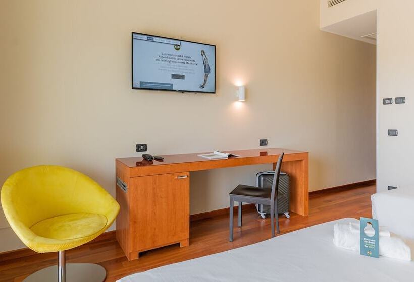 اتاق استاندارد با تراس, B&b Hotel Pisa