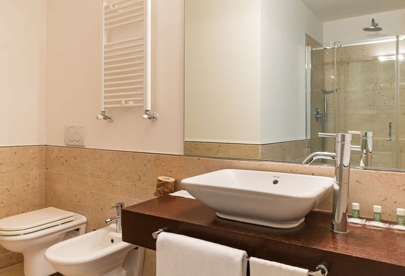 اتاق استاندارد چهار تخته, B&b Hotel Pisa