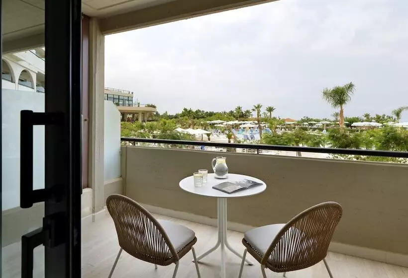 اتاق لوکس با چشمانداز استخر, Grand Palladium Sicilia Resort & Spa