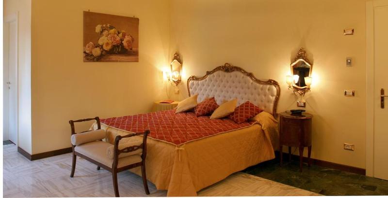 ジュニアスイート, Alessandro Della Spina