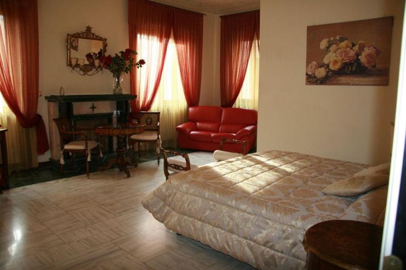 ジュニアスイート, Alessandro Della Spina