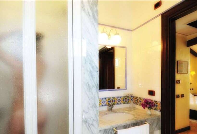 수피리어 룸, Arbatasar