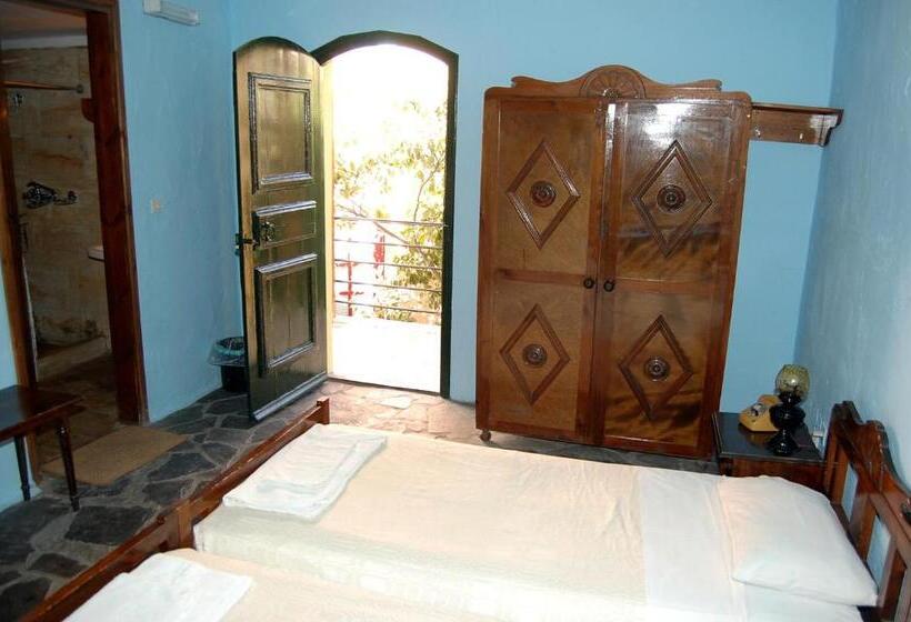 Quarto Estandar Individual, Arolithos Traditional Village