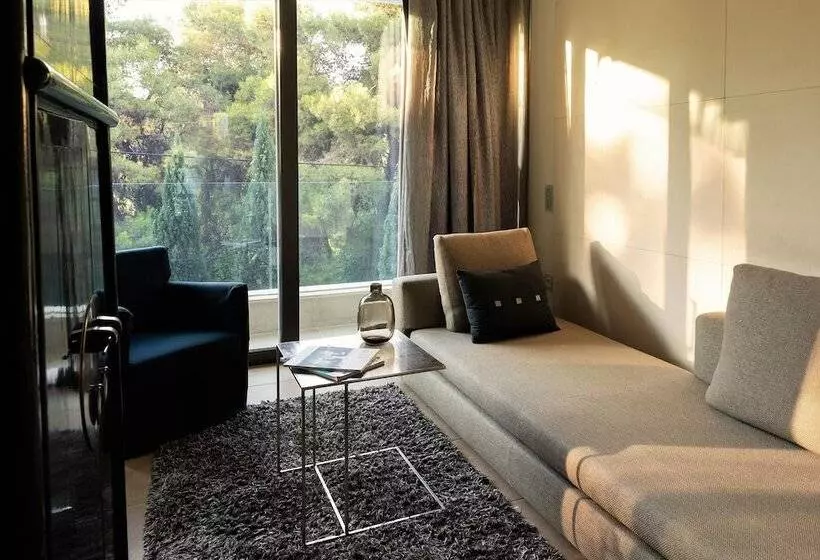 سوییت جونیور, Life Gallery Athens