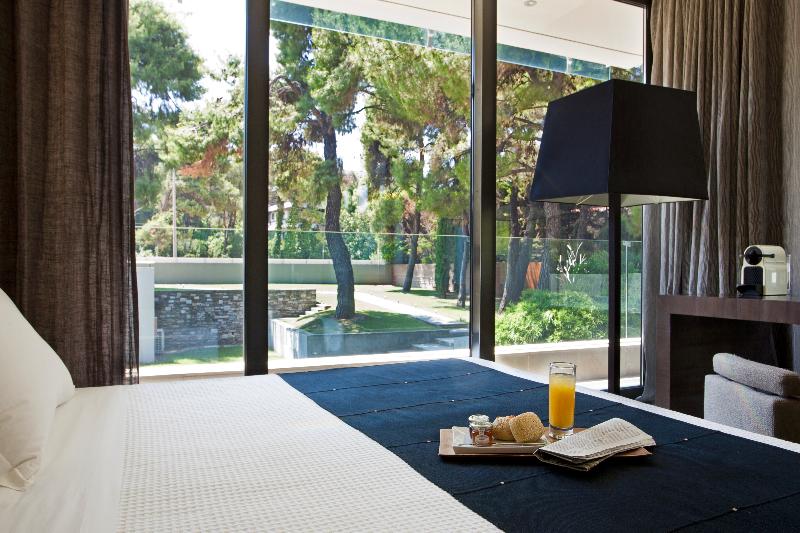 جناح جونيور, Life Gallery Athens