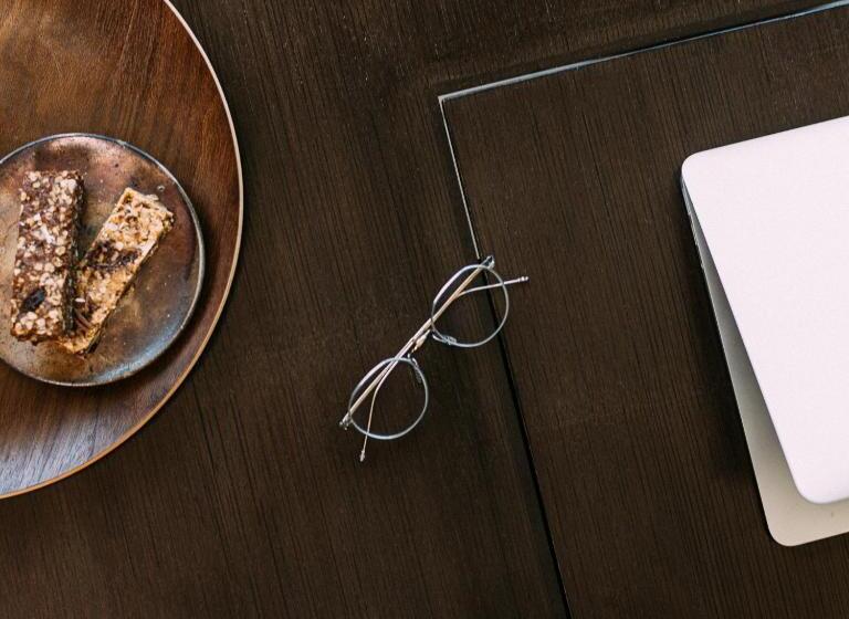 جناح جونيور, Life Gallery Athens