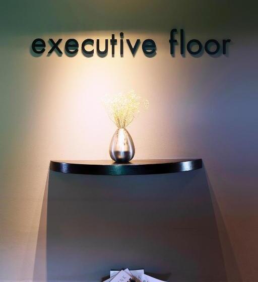 غرفة تنفيذية, Life Gallery Athens