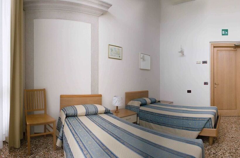 غرفة قياسية ثلاثية حمام مشترك, Casa Sant Andrea