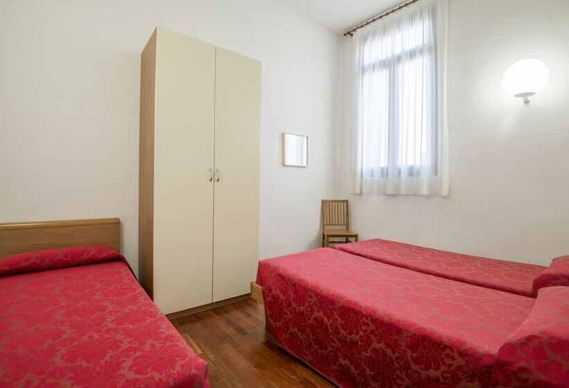 اتاق استاندارد سه تخته با سرویس بهداشتی مشترک, Casa Sant Andrea