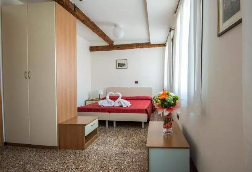 اتاق استاندارد سه نفره, Casa Sant Andrea