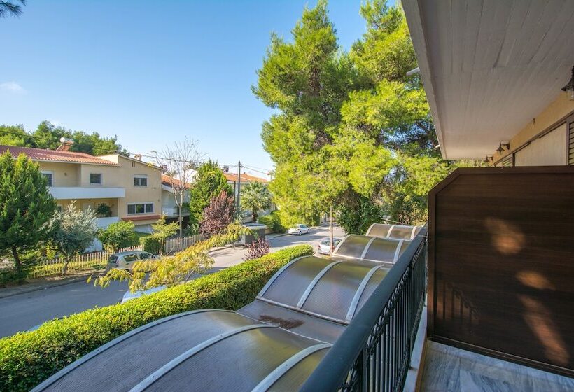 غرفة قياسية, Chris