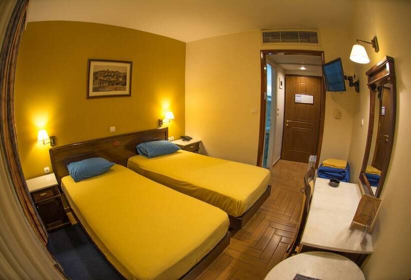 غرفة قياسية, Chris