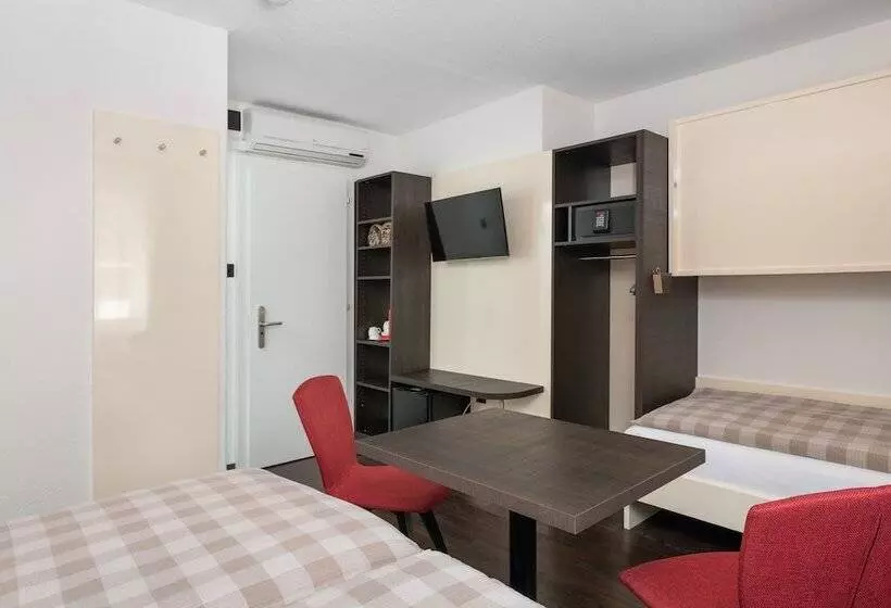 اتاق استاندارد سه نفره, Derby Interlaken   Action & Relax Hub