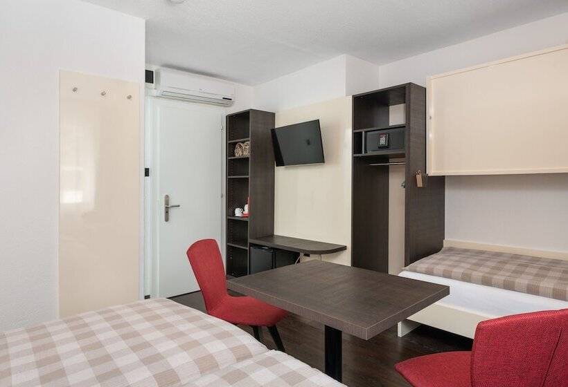 スタンダード４人部屋, Derby Interlaken   Action & Relax Hub