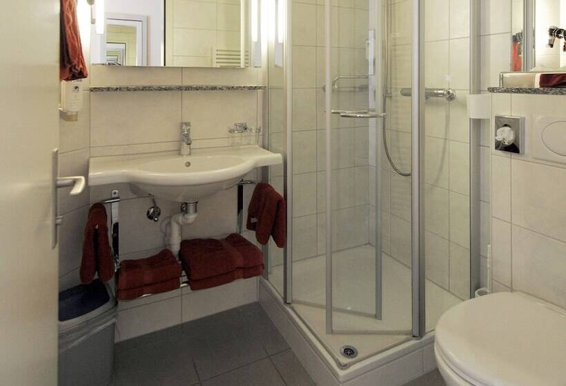 חדר סטנדרט לארבעה, Derby Interlaken   Action & Relax Hub