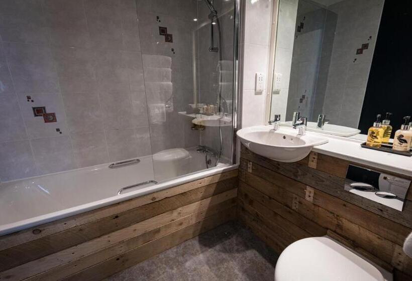 غرفة قياسية ثلاثية, Duke Of Marlborough