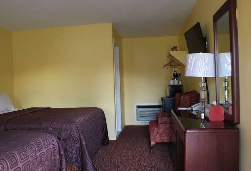 带2个双人床的标准工作室, Imperial Inn 1000 Islands
