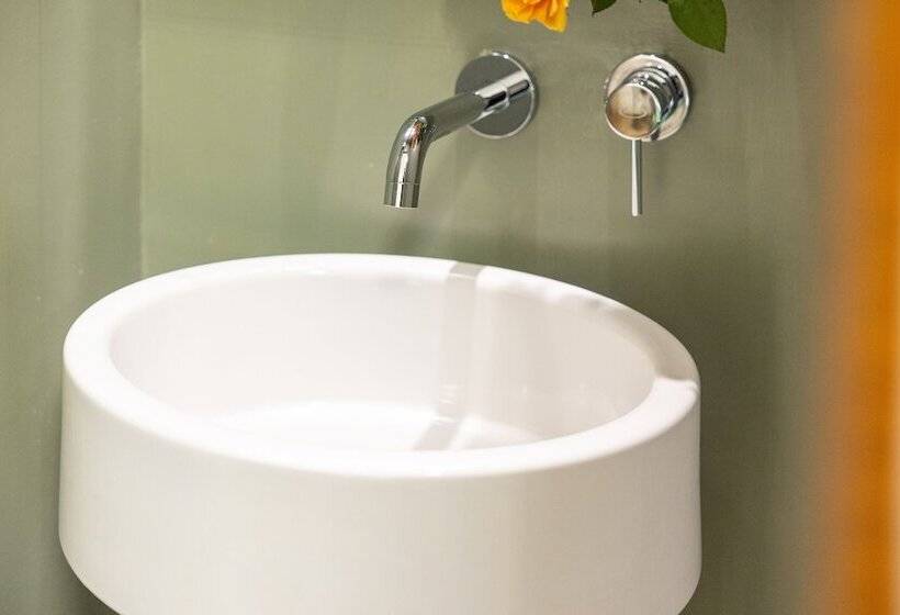 اتاق خانوادگی, Les Chambres D Or