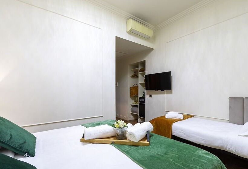 اتاق خانوادگی, Les Chambres D Or