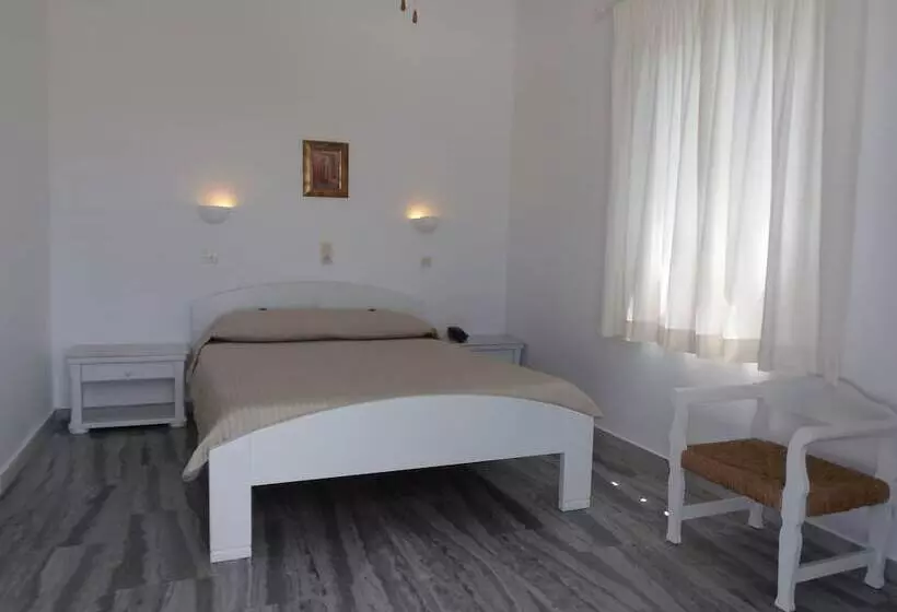 Standard Yhden Hengen Huone, Manos