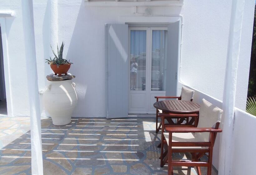 스탠다드 룸, Manos