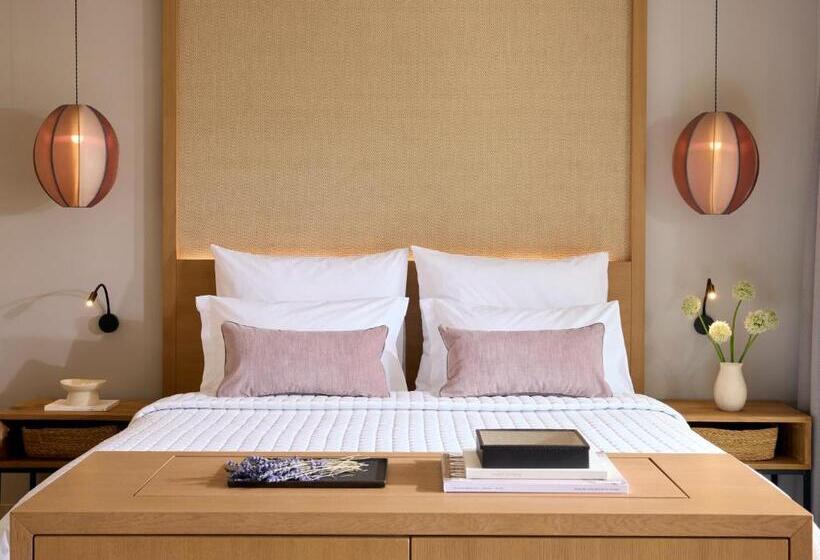 2 Bedrooms Suite Sea View, Marbella, Mar Bella Collection