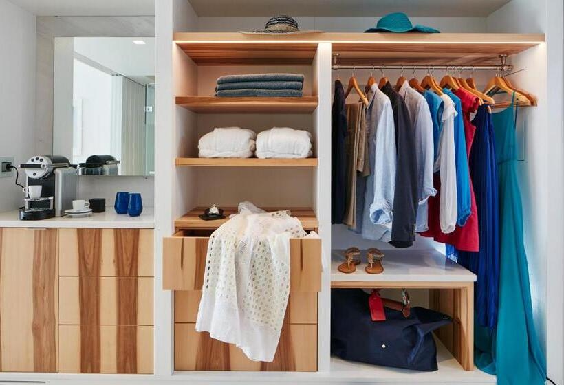 غرفة قياسية مزوَّدة بجاكوزي, Myconian Ambassador Relais & Chateaux