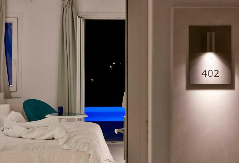 جناح مزود بحمام سباحة, Myconian Ambassador Relais & Chateaux