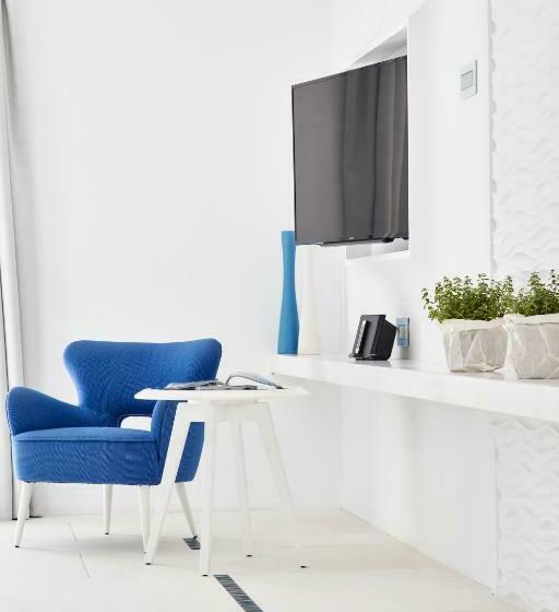 جناح مزود بحمام سباحة, Myconian Ambassador Relais & Chateaux