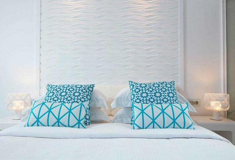 جناح مزود بجاكوزى, Myconian Ambassador Relais & Chateaux