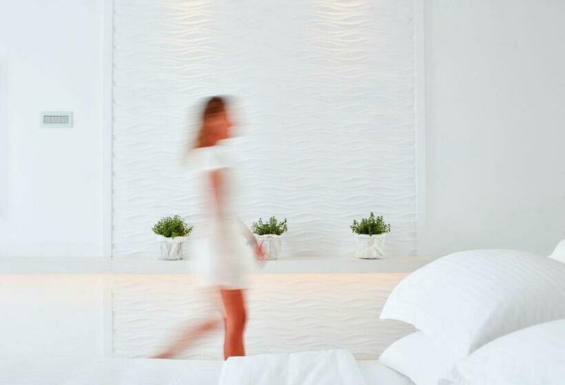 جناح مزود بجاكوزى, Myconian Ambassador Relais & Chateaux