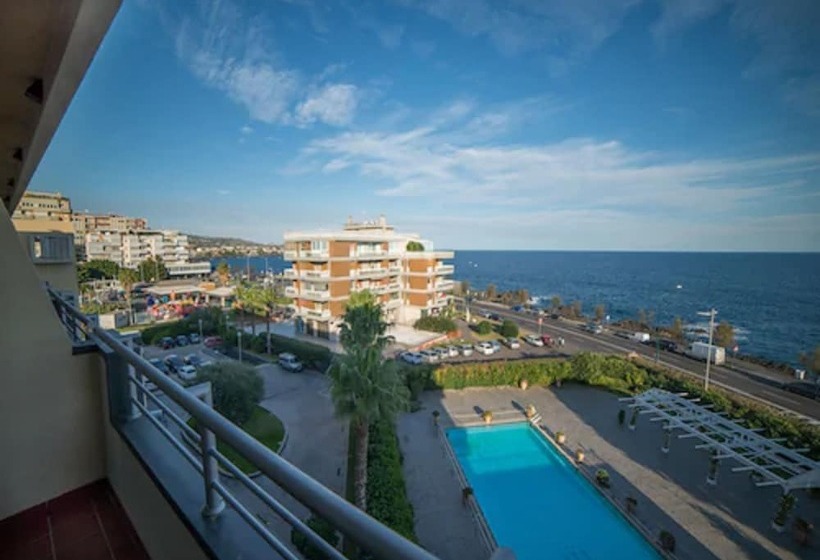 اتاق سوپریور با چشم‌انداز دریا, Nettuno