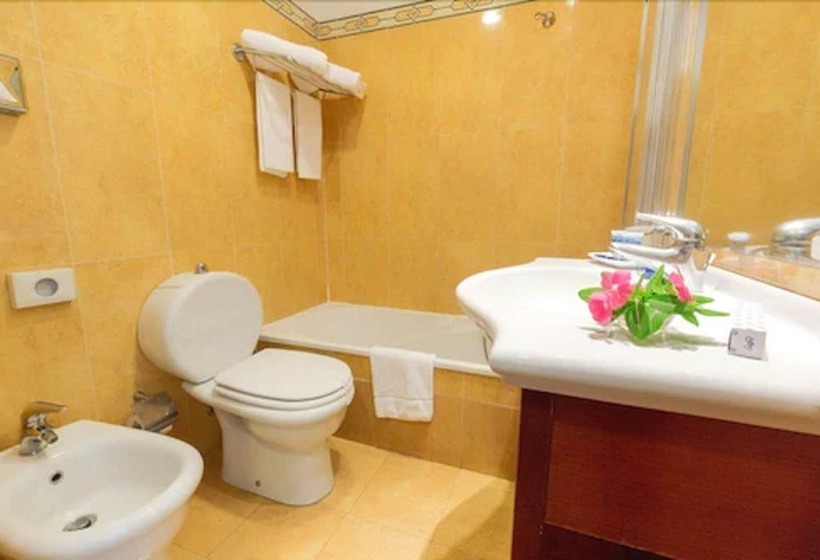 اتاق لوکس با چشم‌انداز دریا, Nettuno