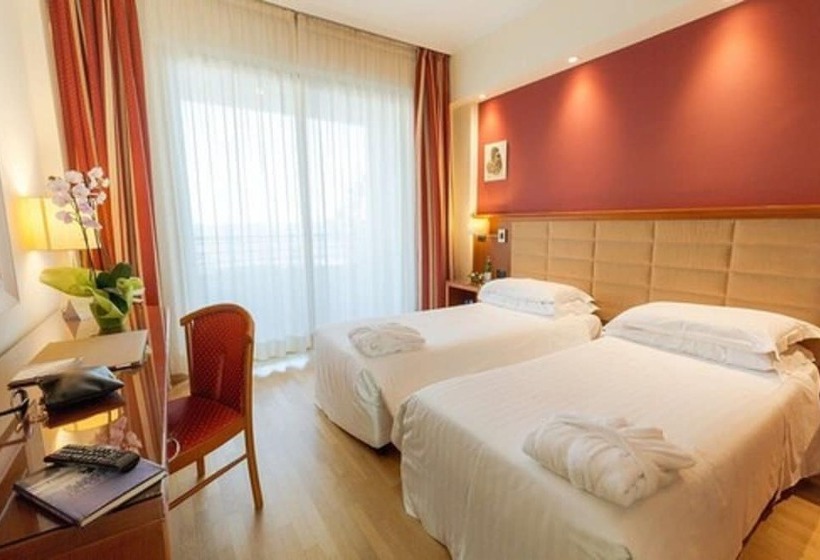 اتاق لوکس با چشم‌انداز دریا, Nettuno