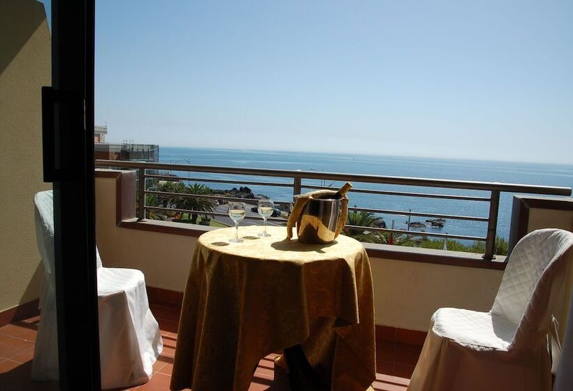 اتاق سوپریور با چشم‌انداز دریا, Nettuno