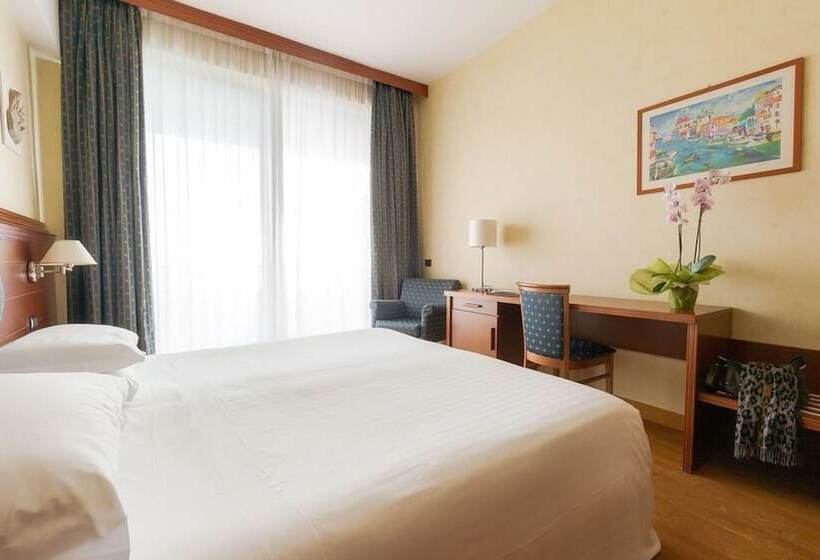 اتاق سوپریور با چشم‌انداز دریا, Nettuno