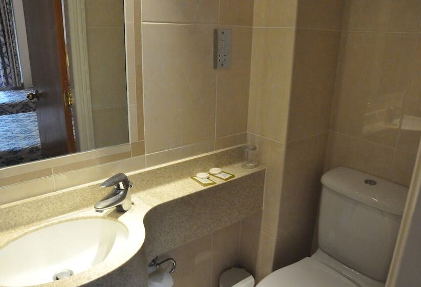 スタンダードトリプルルーム, Olympic House