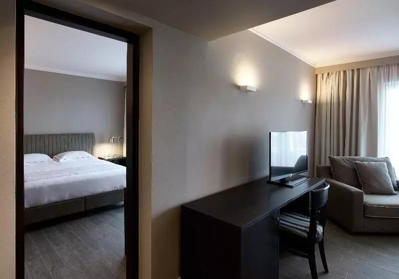 スーペリアースイート, Pelagos Suites Hotel & Spa
