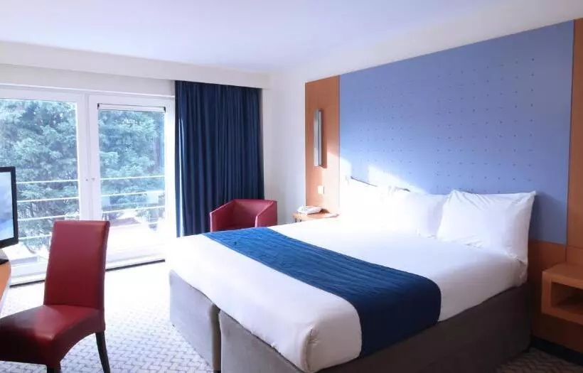 اتاق خانوادگی, Ramada London North