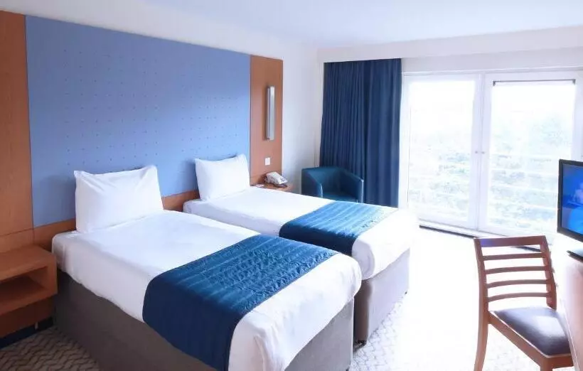 اتاق استاندارد, Ramada London North
