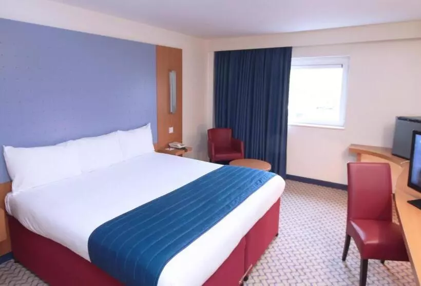 اتاق اجرایی, Ramada London North