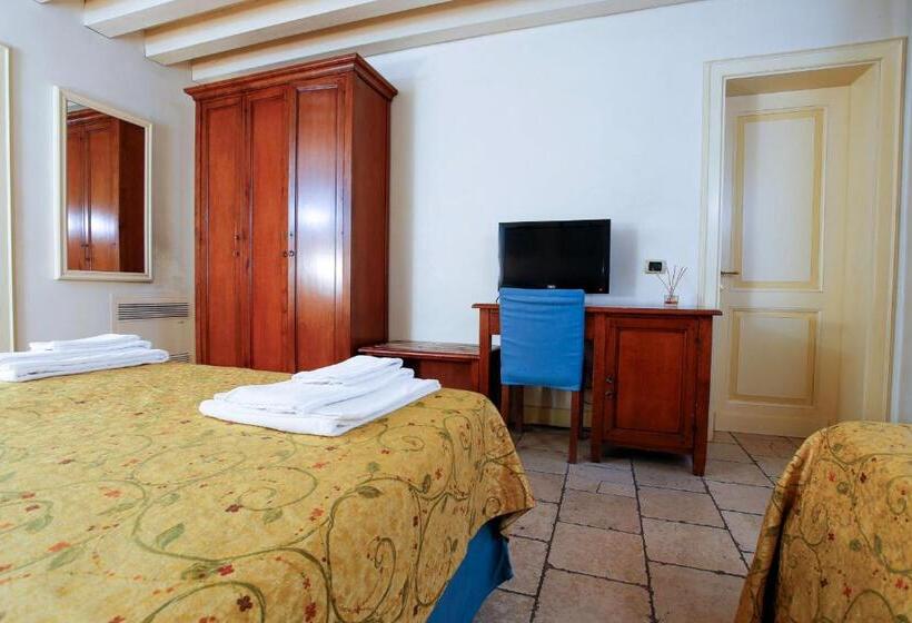 Номер Стандарт Трехместный, Relais Villa Selvatico