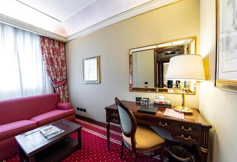 سوییت جونیور, River Chateau