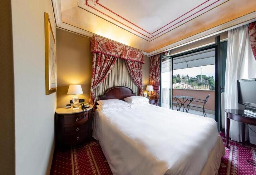 سوییت جونیور, River Chateau